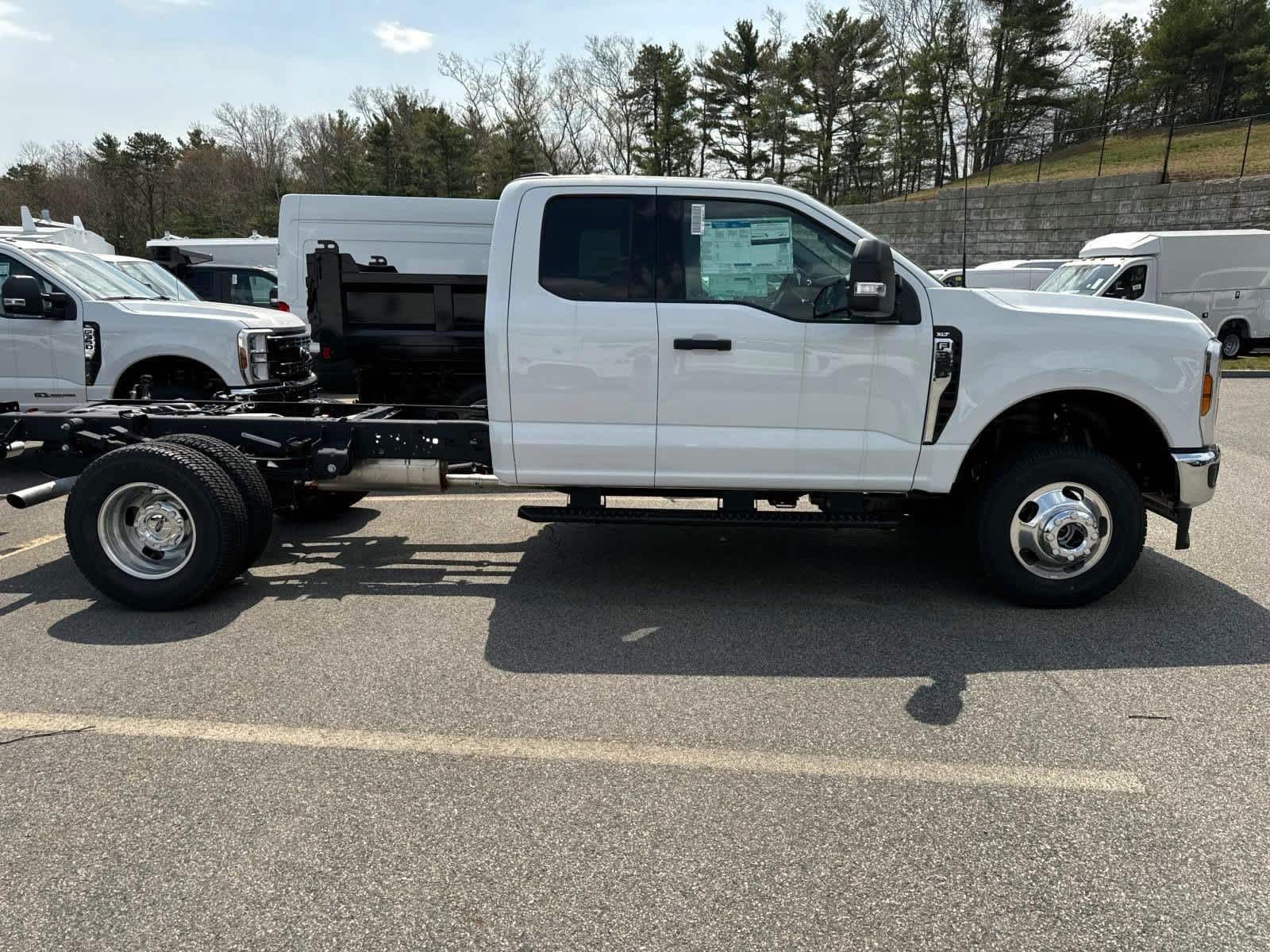 2024 Ford F-350 photo 4