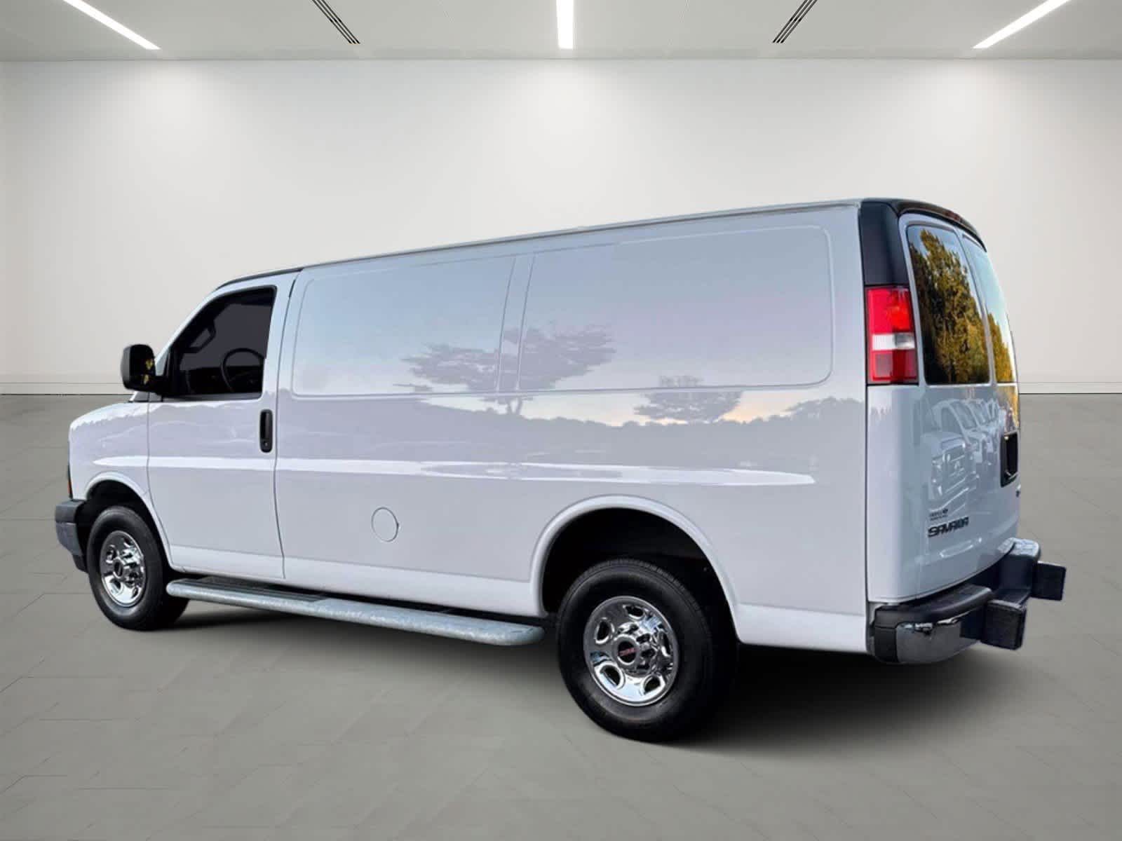 2023 Gmc Savana 2500 Cargo photo 3