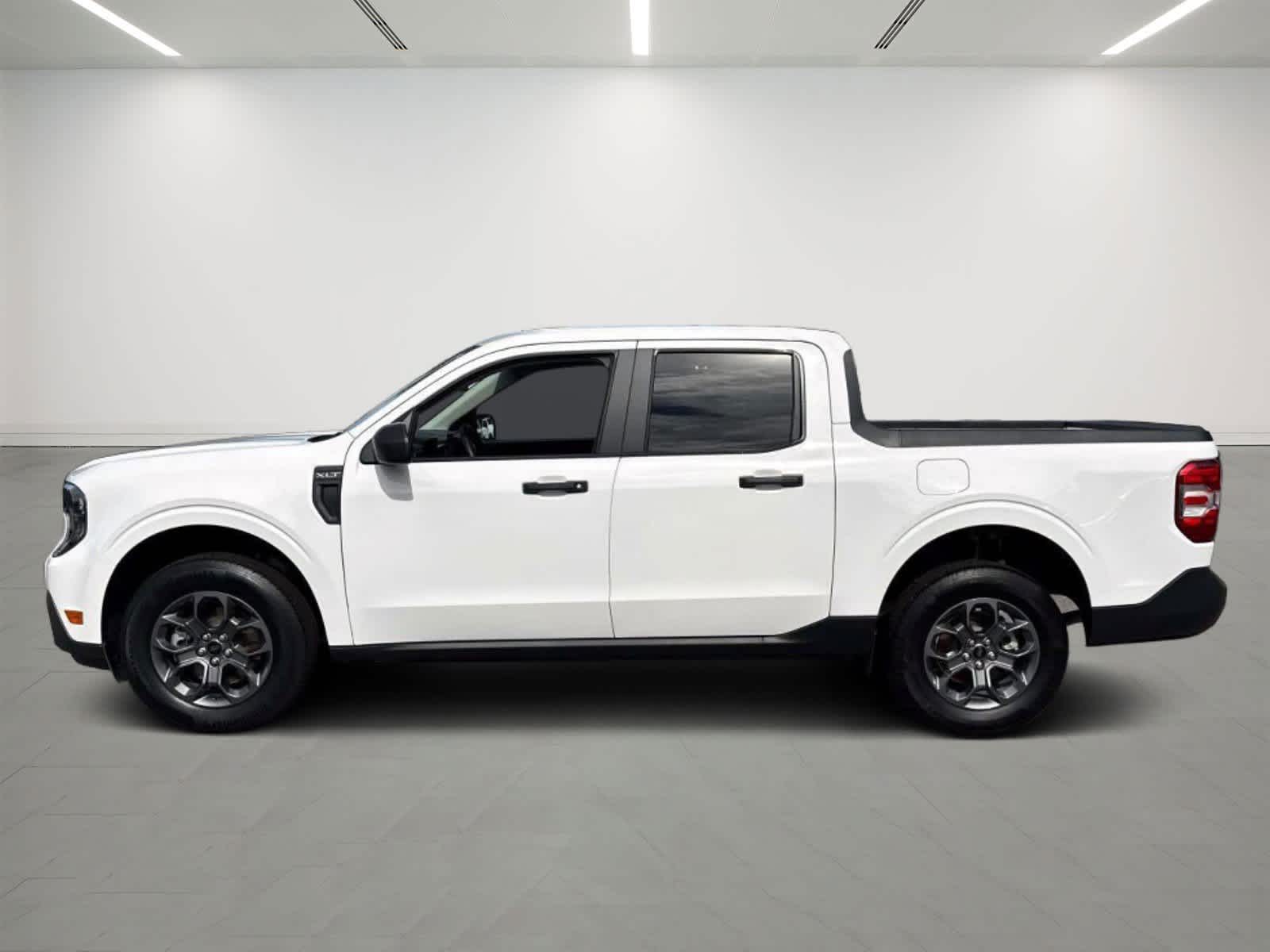 2025 Ford Maverick XLT photo 2
