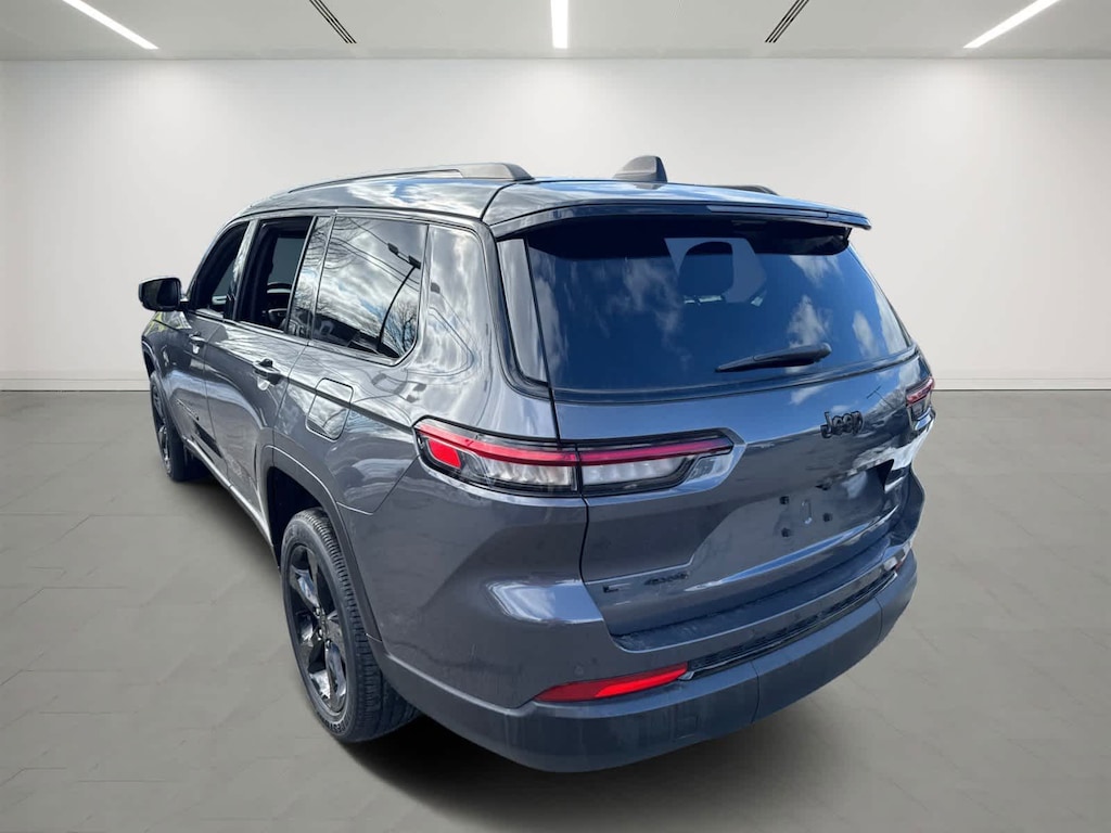 Used 2023 Jeep Grand Cherokee L Laredo SUV