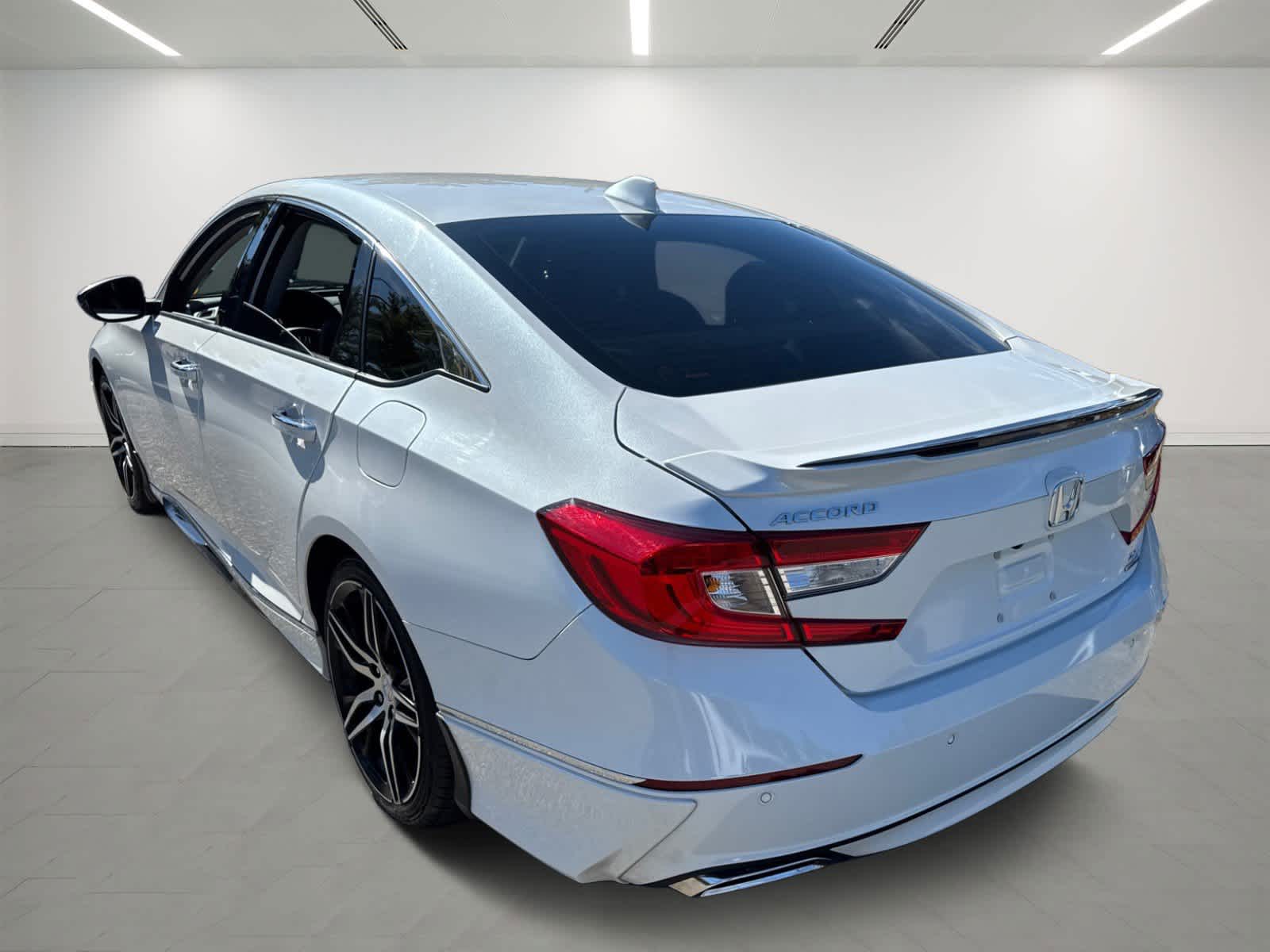 2022 Honda Accord Touring 2.0T photo 3
