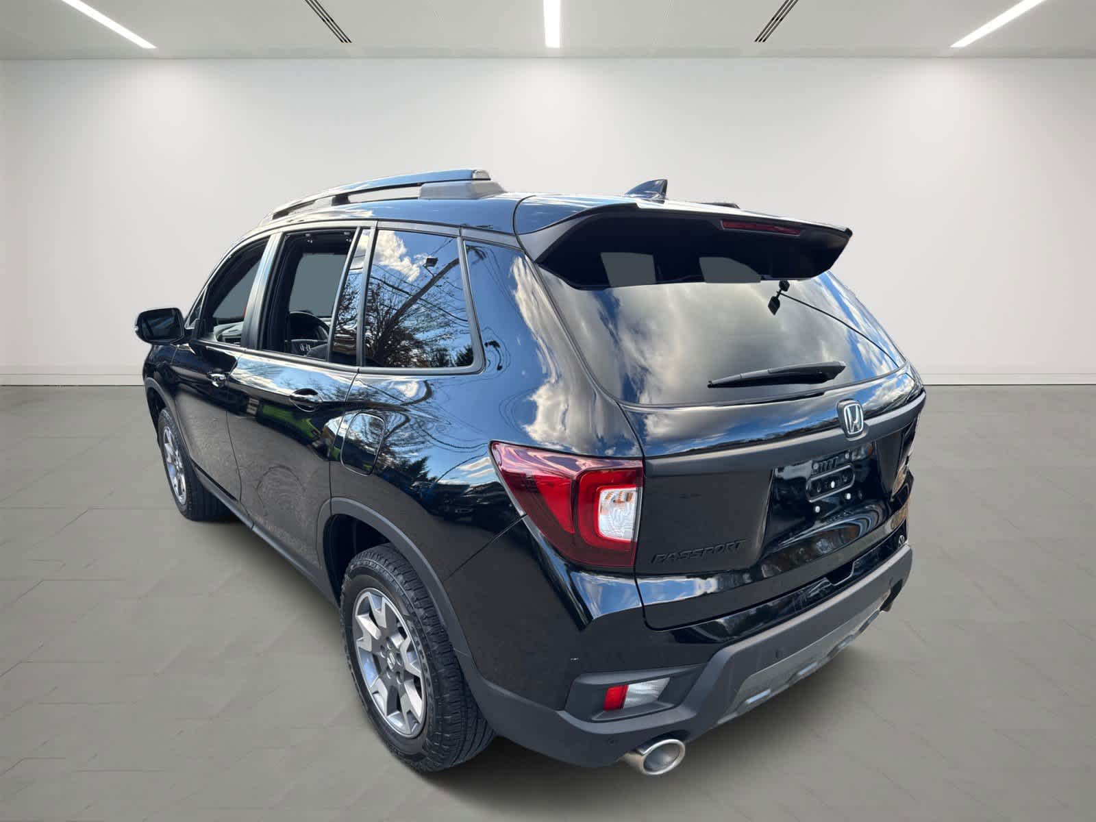 2023 Honda Passport TrailSport photo 3