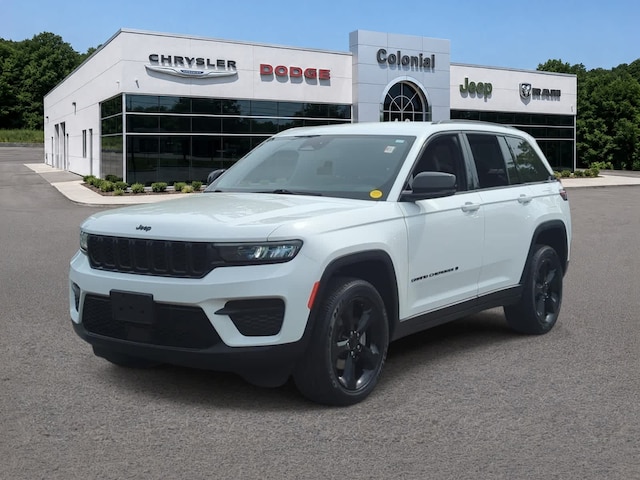 2023 Jeep Grand Cherokee Laredo SUV
