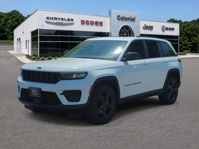 2023 Jeep Grand Cherokee Laredo SUV