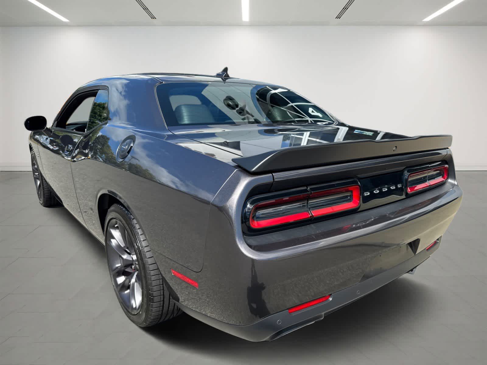 2023 Dodge Challenger R/T photo 4