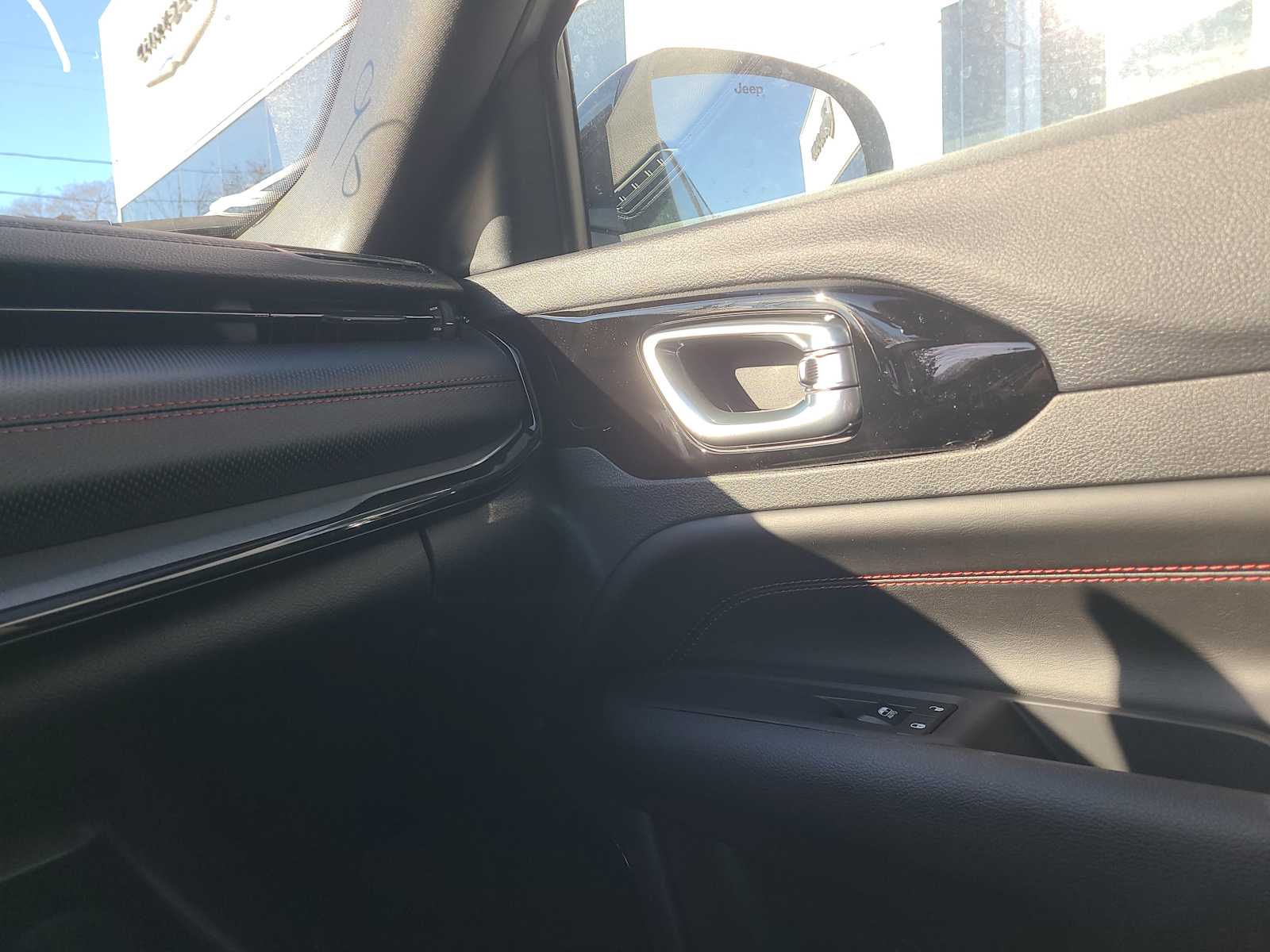 2024 Jeep Compass Trailhawk - Photo 35