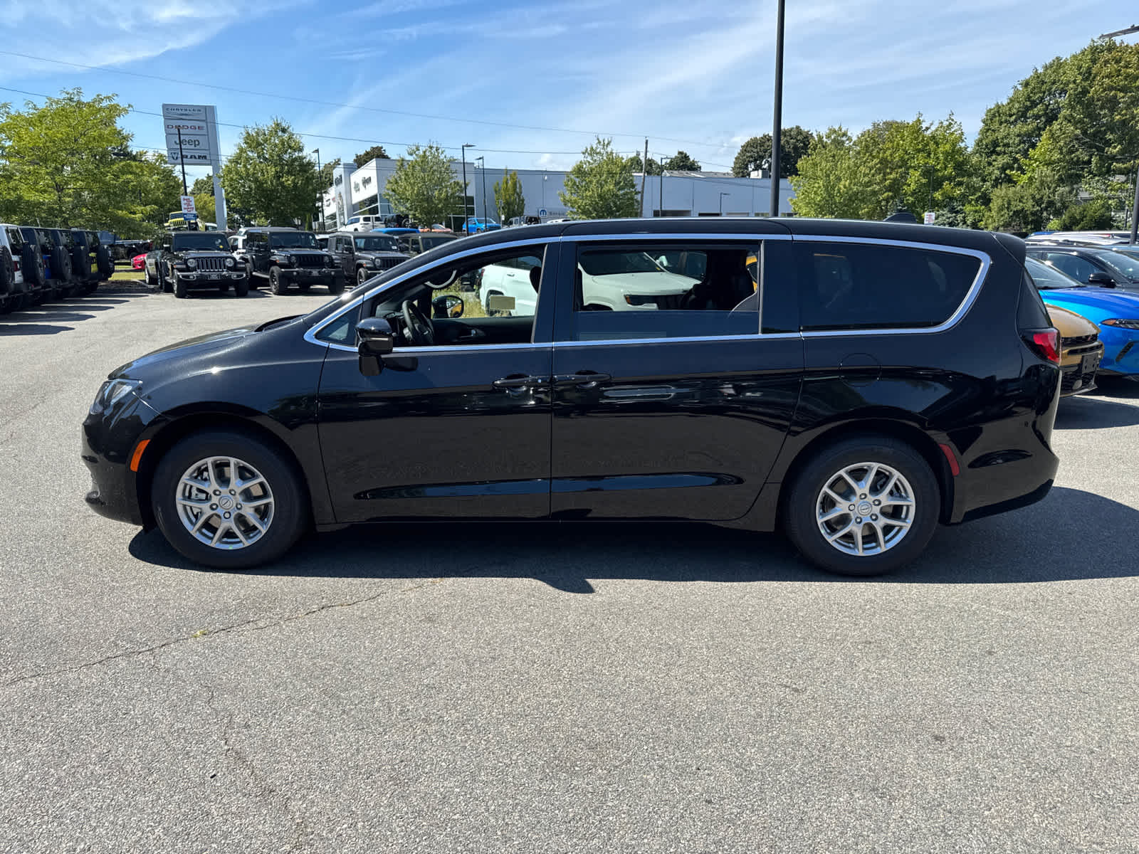 2026 Chrysler Voyager LX photo 3