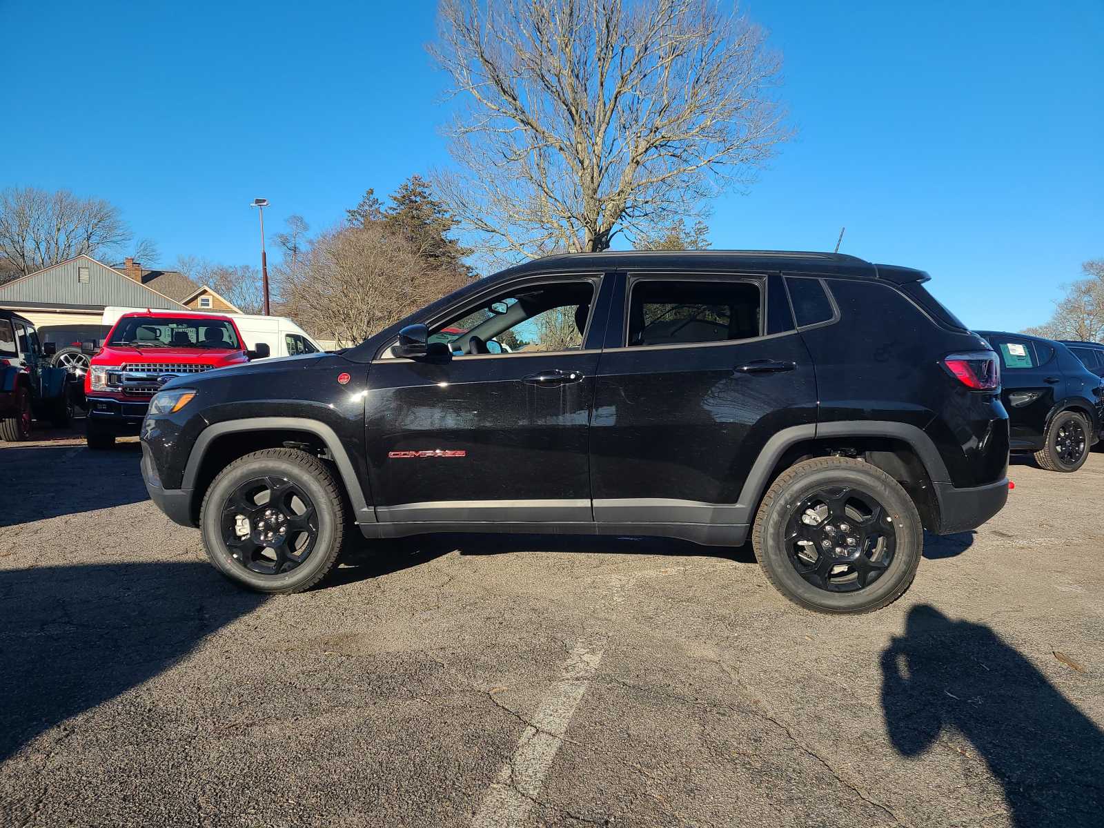 2024 Jeep Compass Trailhawk photo 2