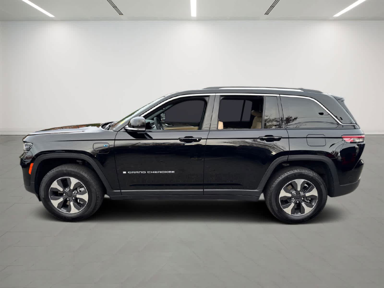 2022 Jeep Cherokee Limited 4xe photo 3