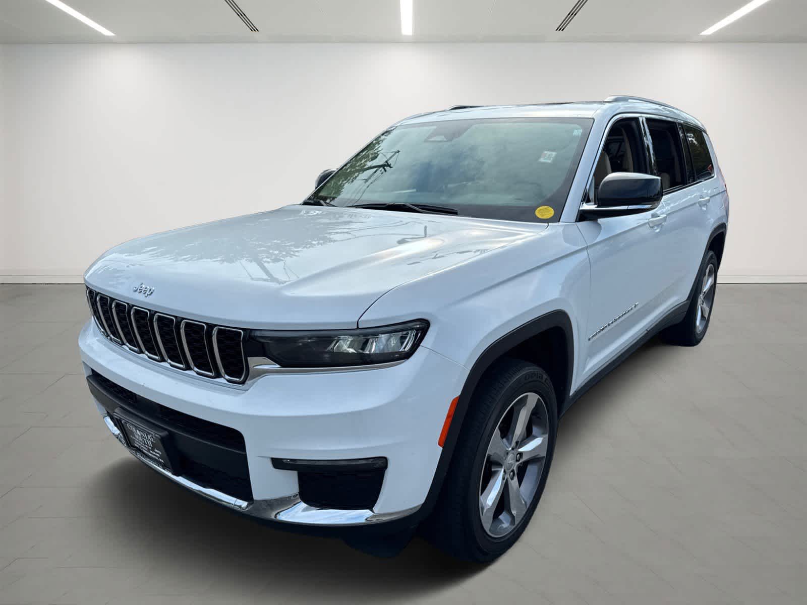 2022 Jeep Grand Cherokee Limited photo 2