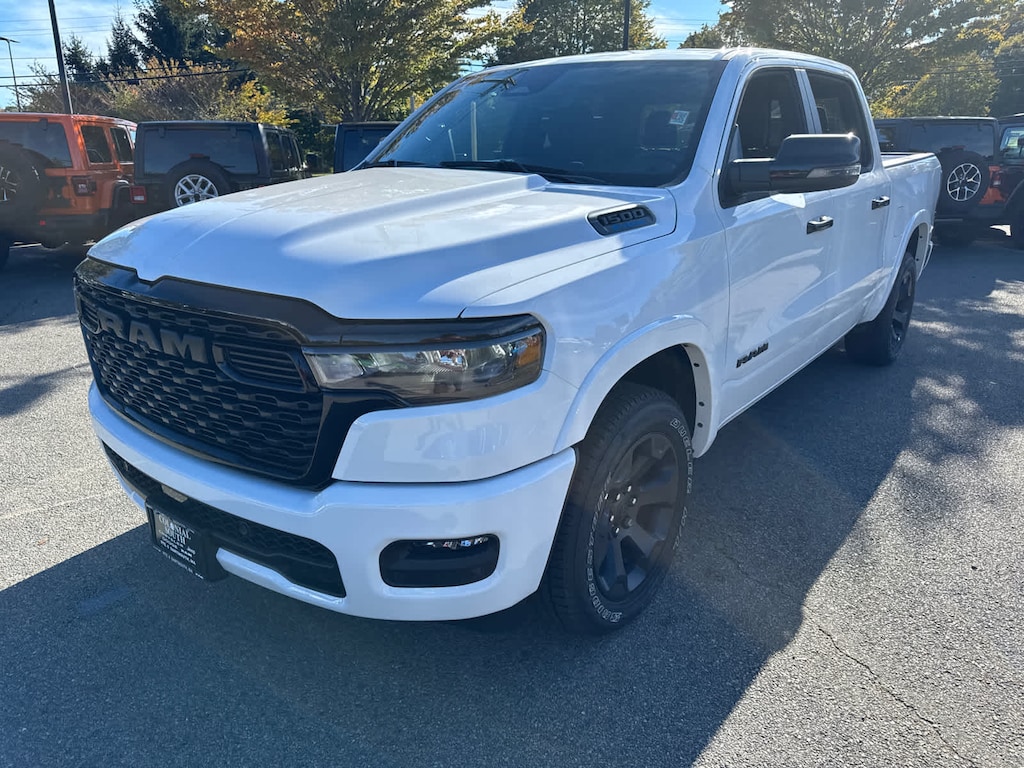 New 2025 Ram 1500 BIG HORN CREW CAB 4X4 5'7 BOX Pickup