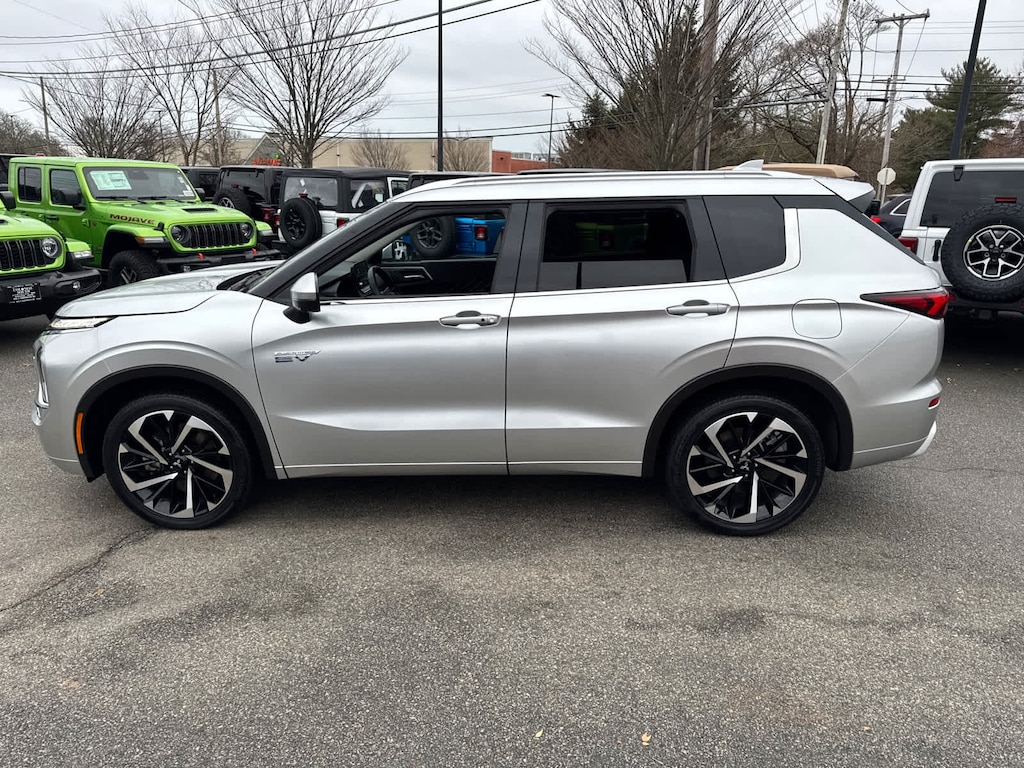 Used 2024 Mitsubishi Outlander PHEV SEL SUV