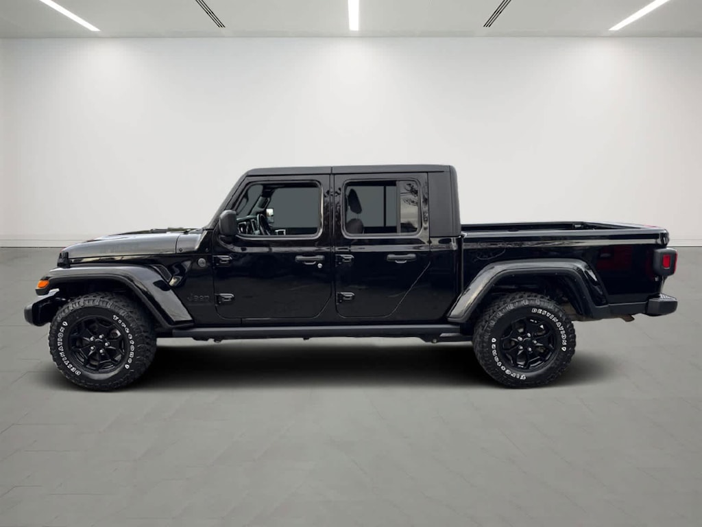 Used 2022 Jeep Gladiator Sport Truck Crew Cab