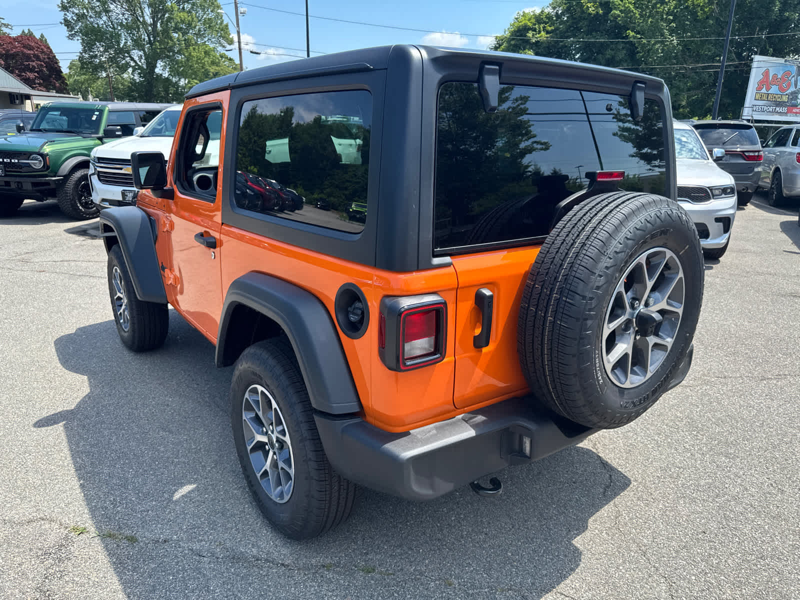2025 Jeep Wrangler Sport S photo 4