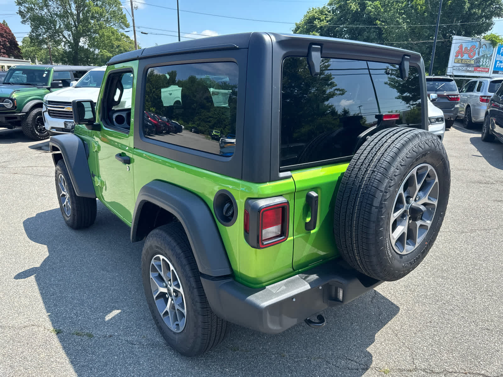 2025 Jeep Wrangler Sport S photo 4