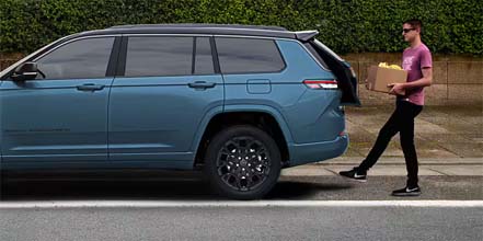 Hands-Free Power Liftgate