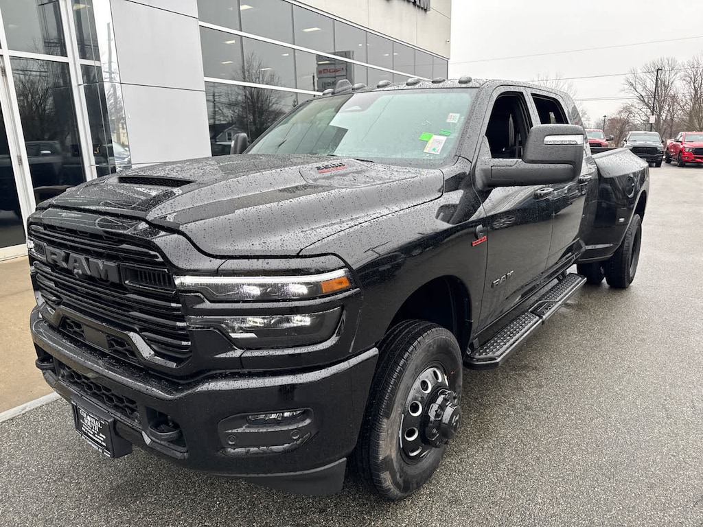 New 2026 Ram 3500 LARAMIE MEGA CAB 4X4 6'4 BOX Pickup