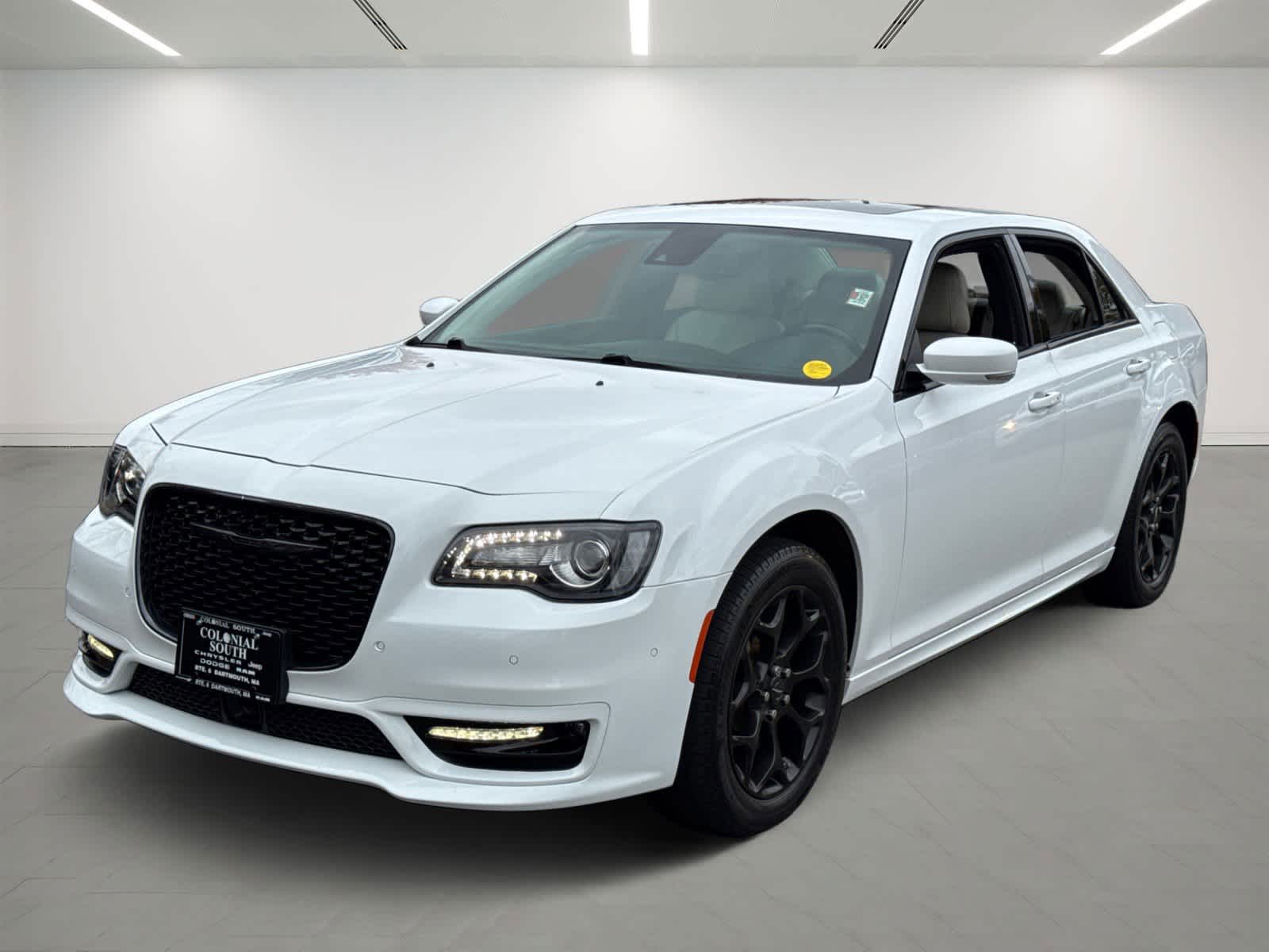 2022 Chrysler 300 Touring L's photo