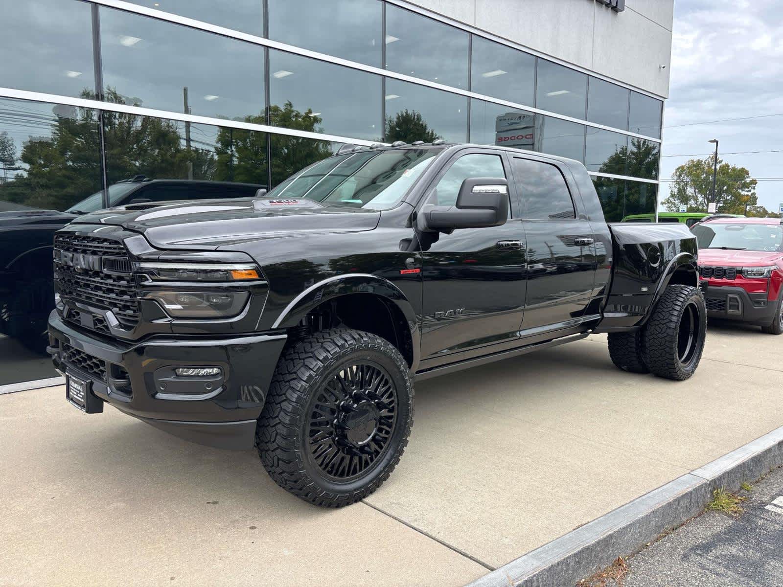 2026 Ram 3500 LIMITED MEGA CAB 4X4 6'4 BOX Pickup