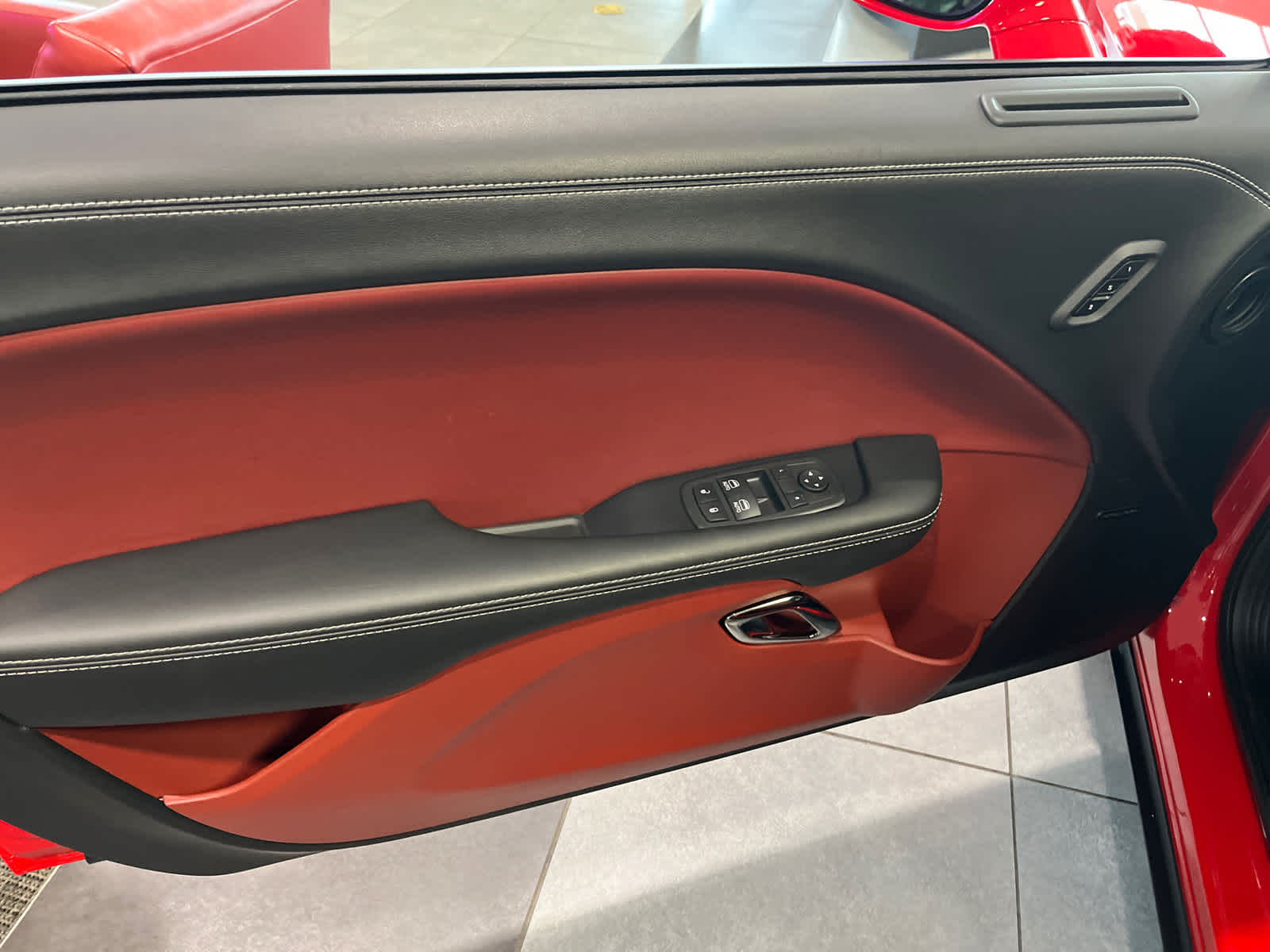 2023 Dodge Challenger SRT - Photo 15