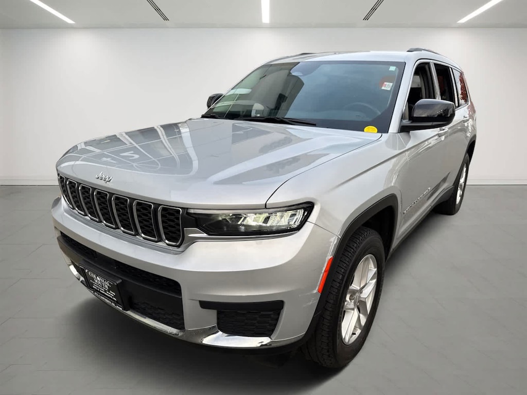 Used 2021 Jeep Grand Cherokee L Laredo SUV