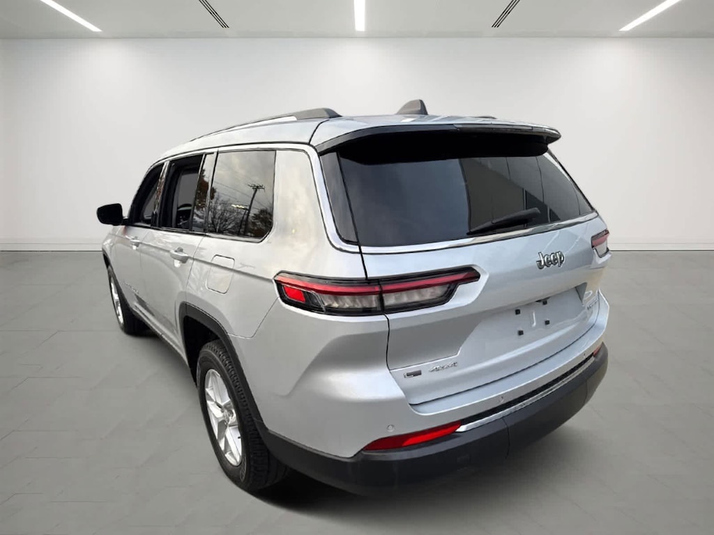 Used 2021 Jeep Grand Cherokee L Laredo SUV