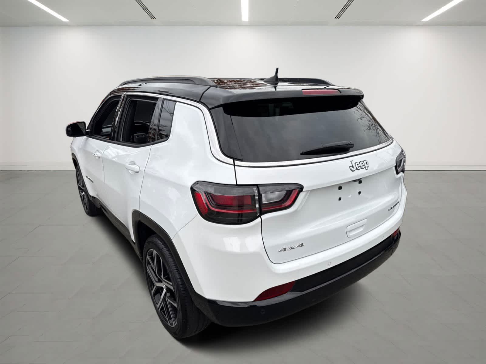 2024 Jeep Compass Limited photo 4