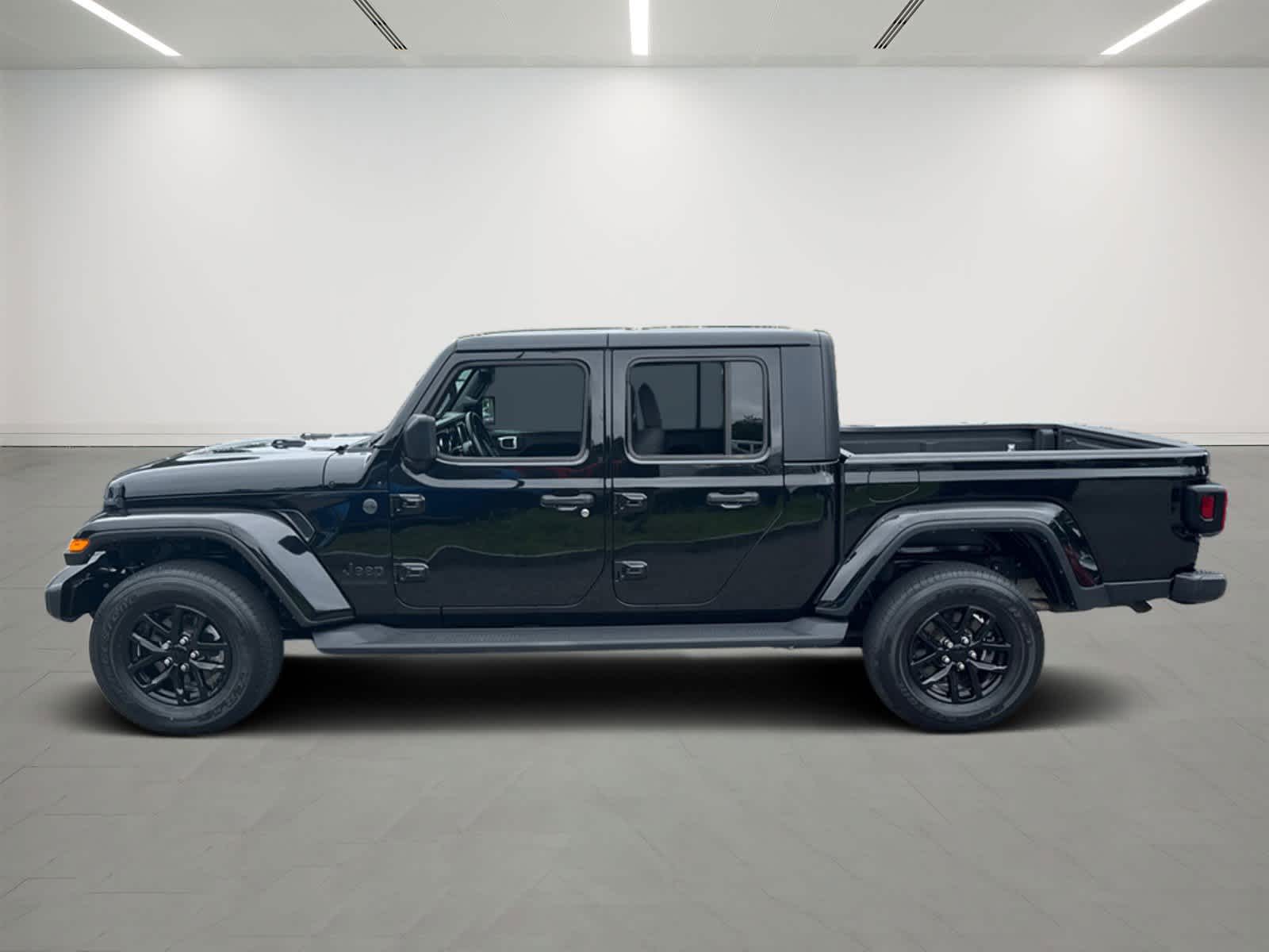 2022 Jeep Gladiator Sport photo 3