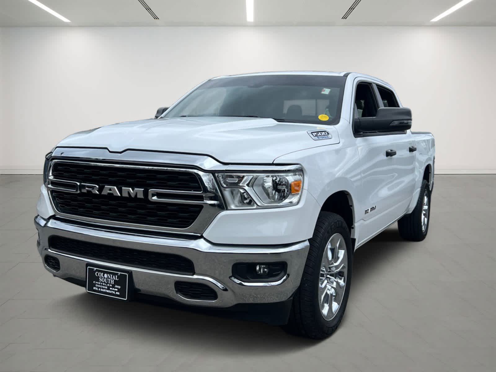 2024 RAM 1500 Big Horn/Lone Star 4x4 Crew Cab 5'7's photo
