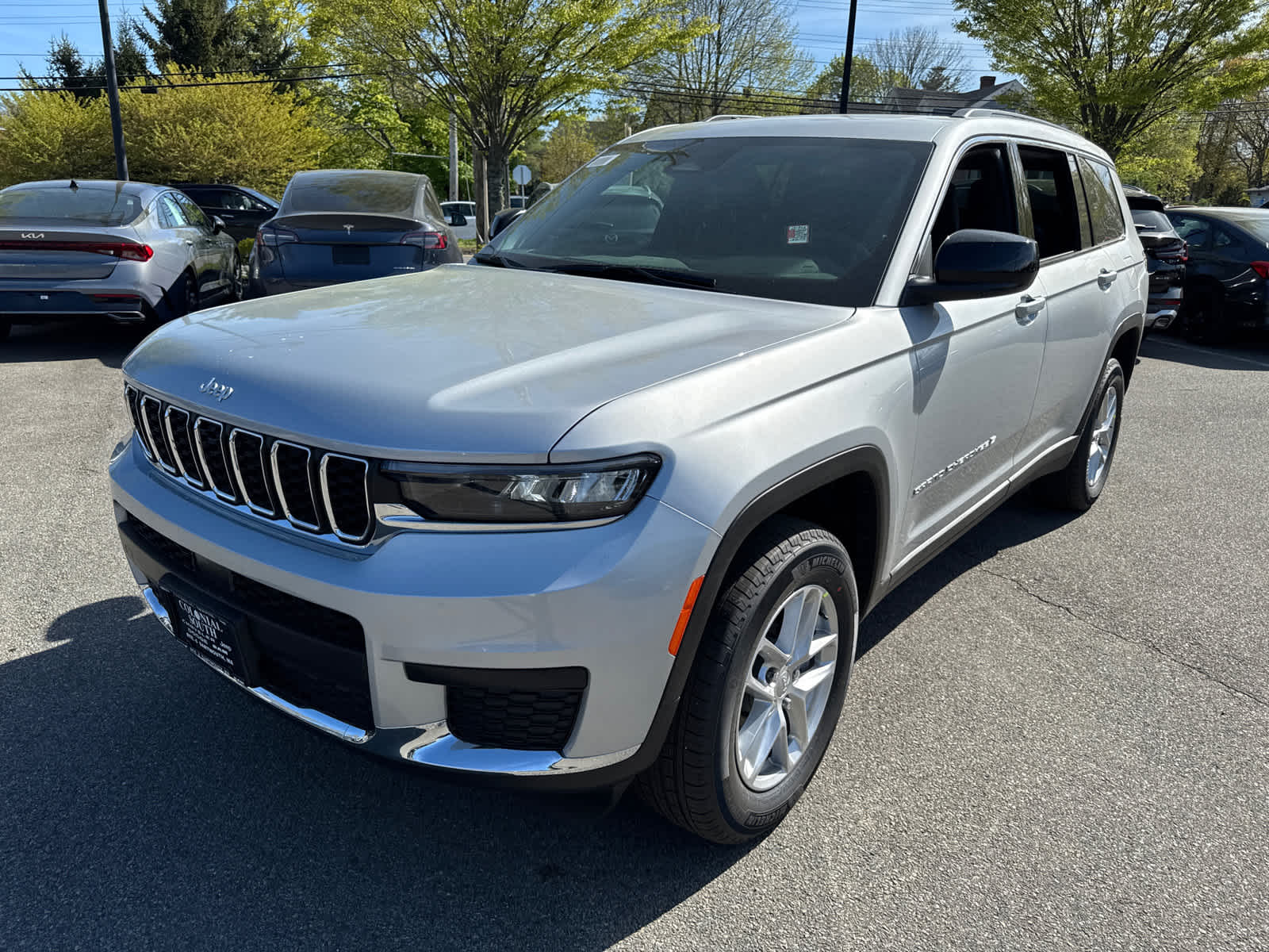 2025 Jeep Grand Cherokee Laredo X photo 2