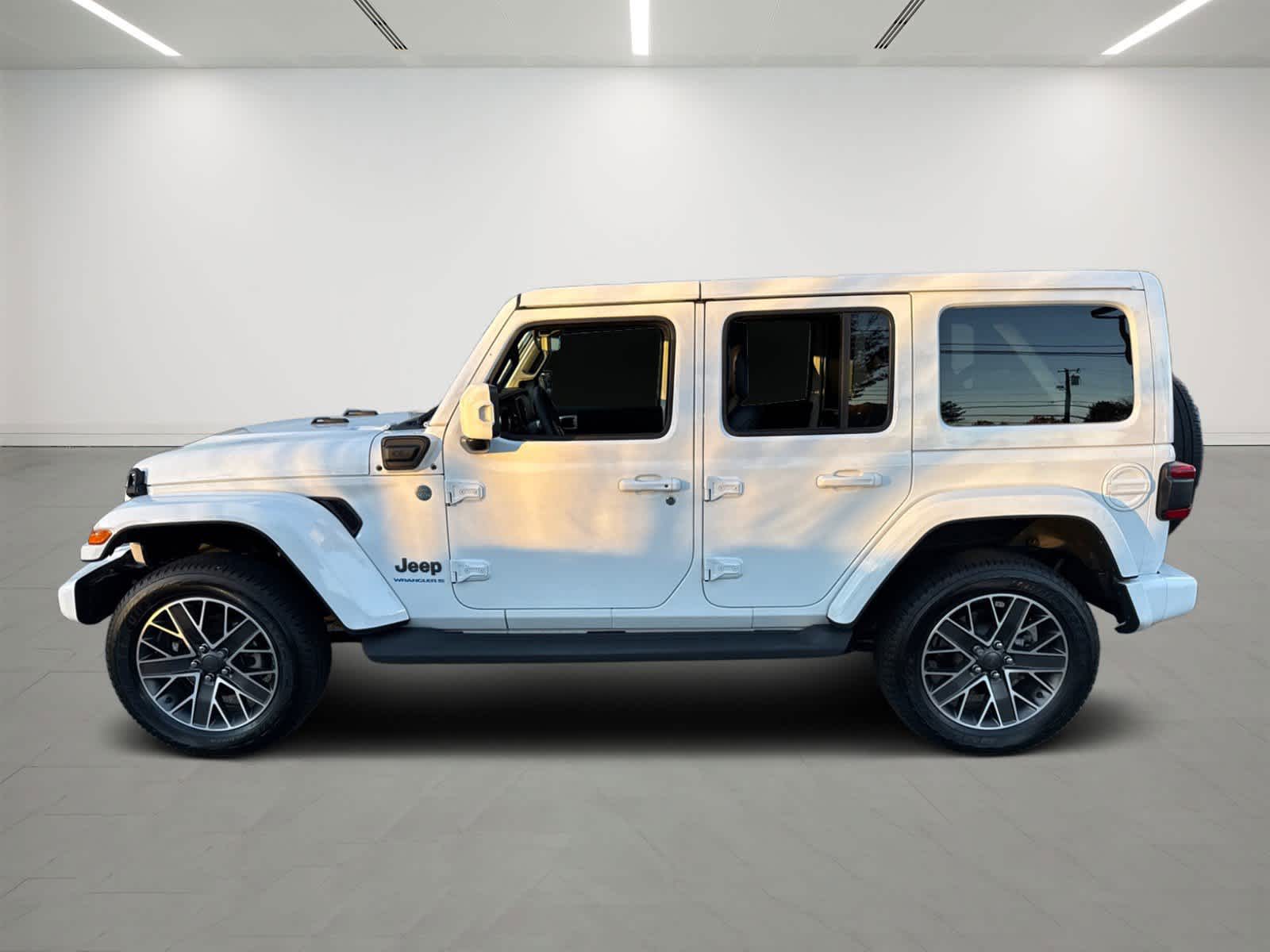 2023 Jeep Wrangler 4xe Sahara photo 3