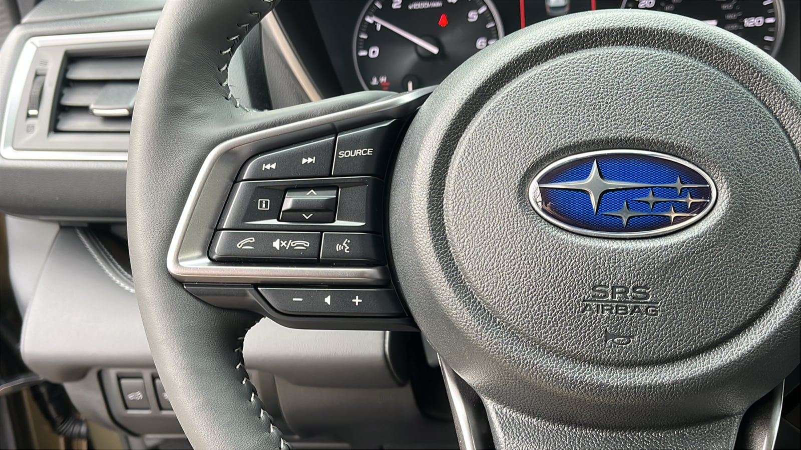 2026 Subaru Ascent Touring - Photo 9