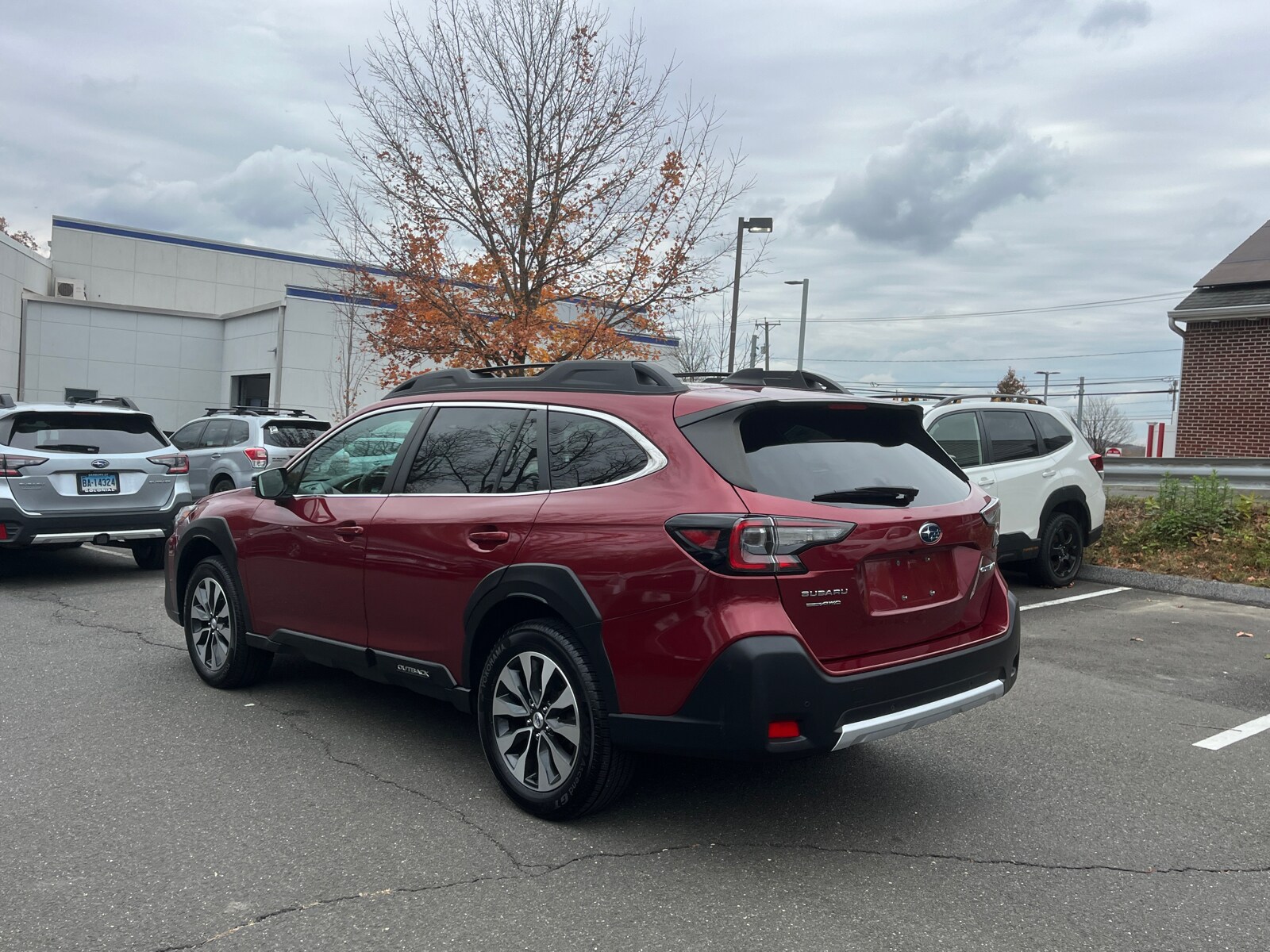 2023 Subaru Outback Limited photo 2