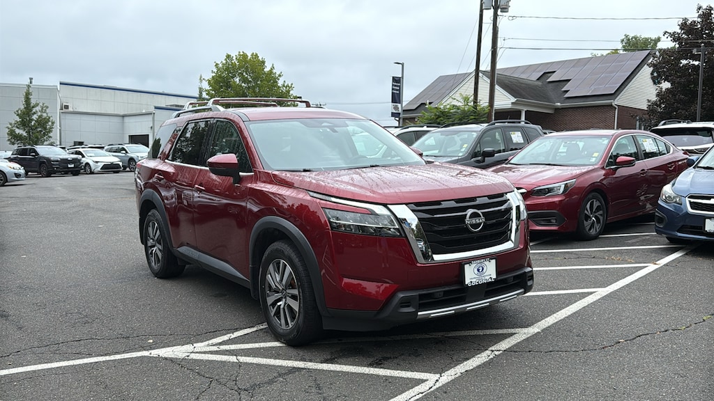 Used 2024 Nissan Pathfinder SL SUV