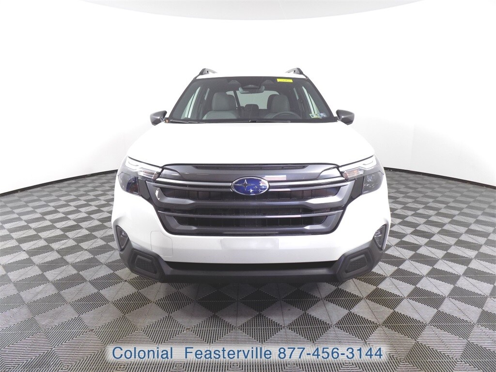 2025 Subaru Forester Premium photo 3