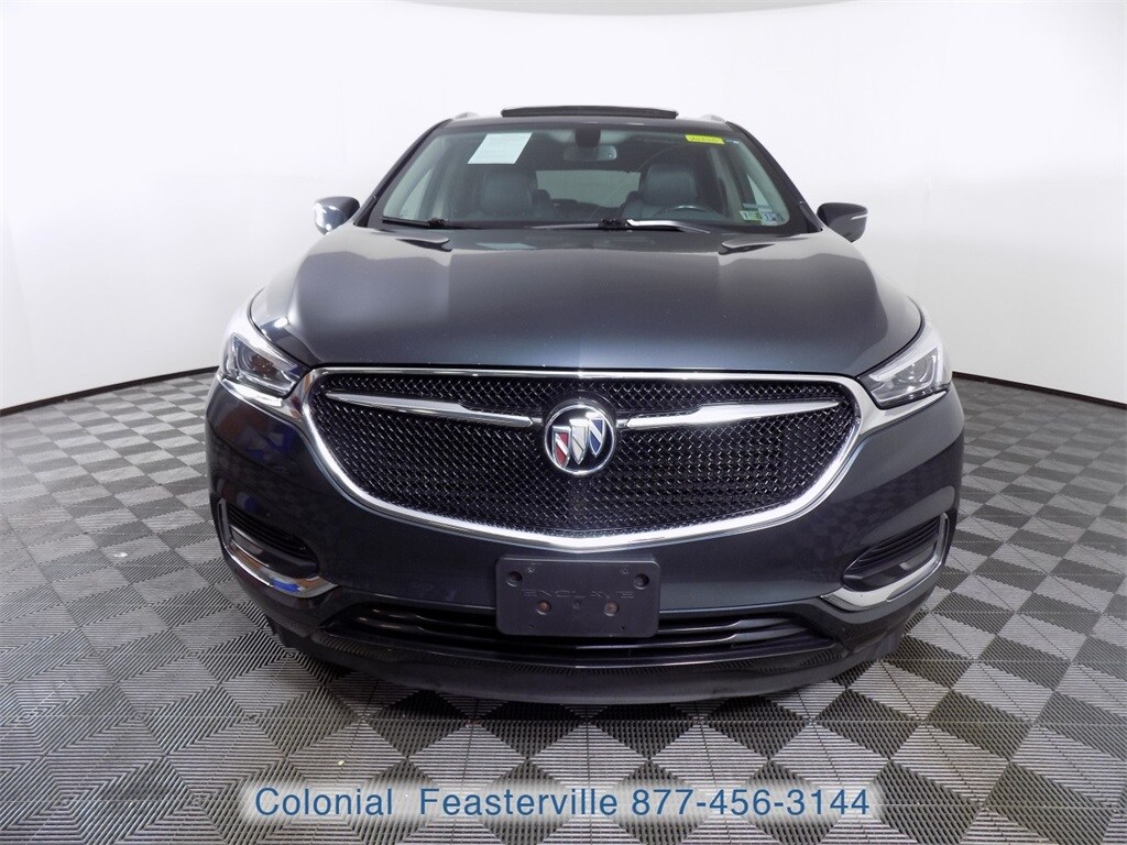 2018 Buick Enclave Essence photo 2