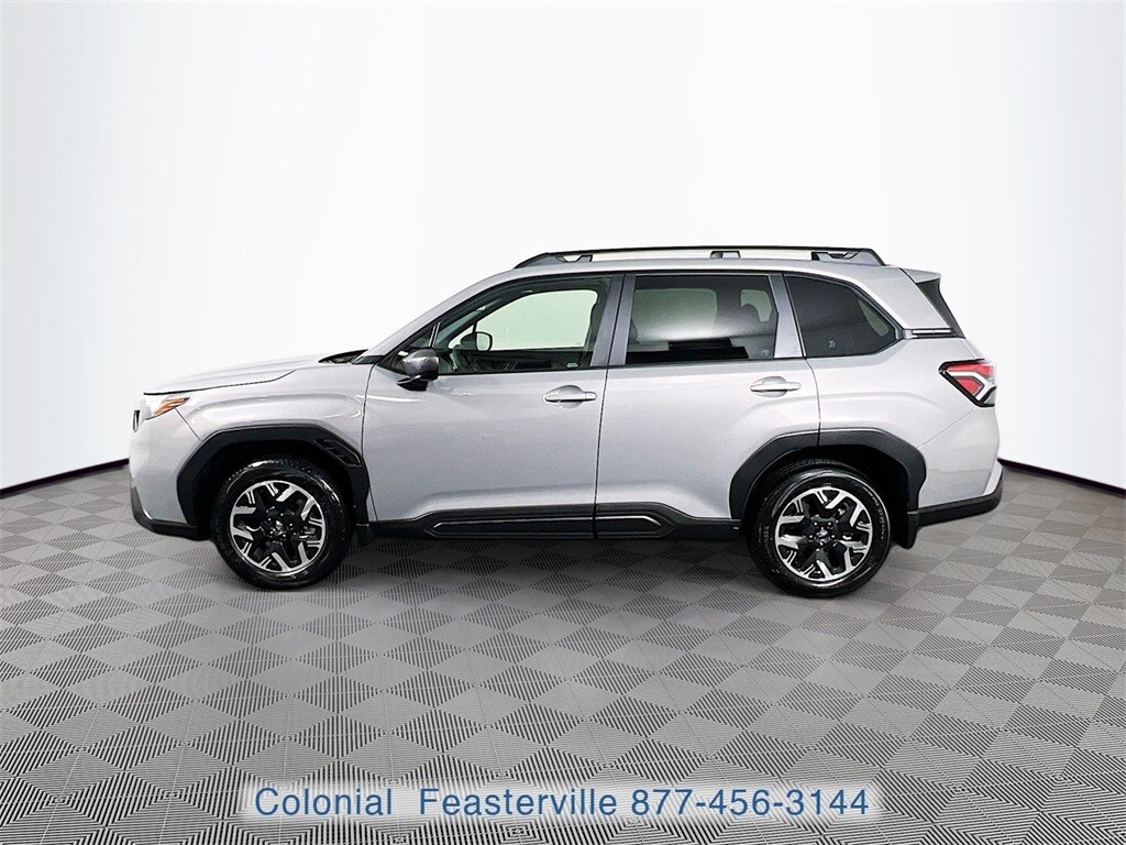 2025 Subaru Forester Premium photo 2