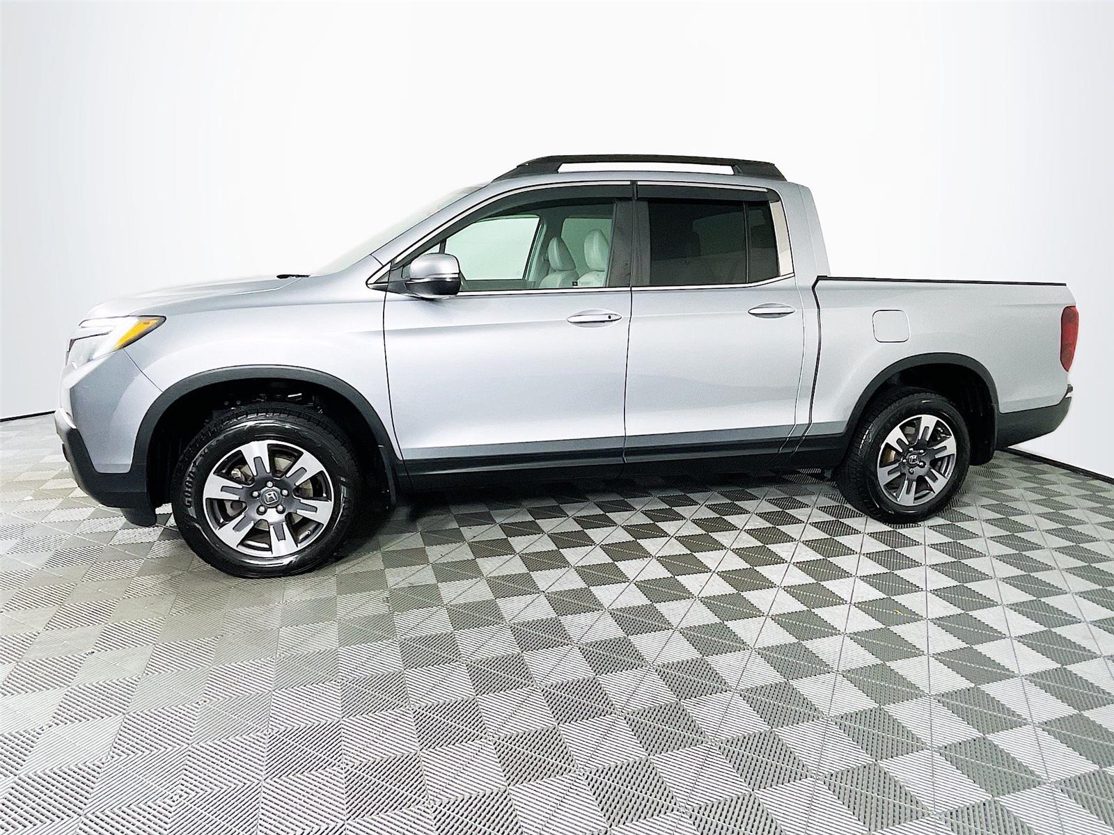 2018 Honda Ridgeline RTL-T photo 4