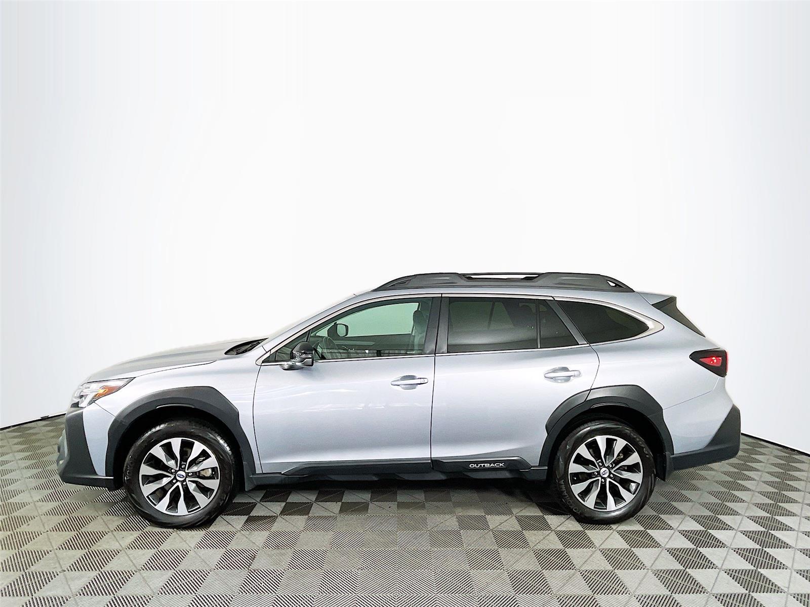 2023 Subaru Outback Limited XT photo 4