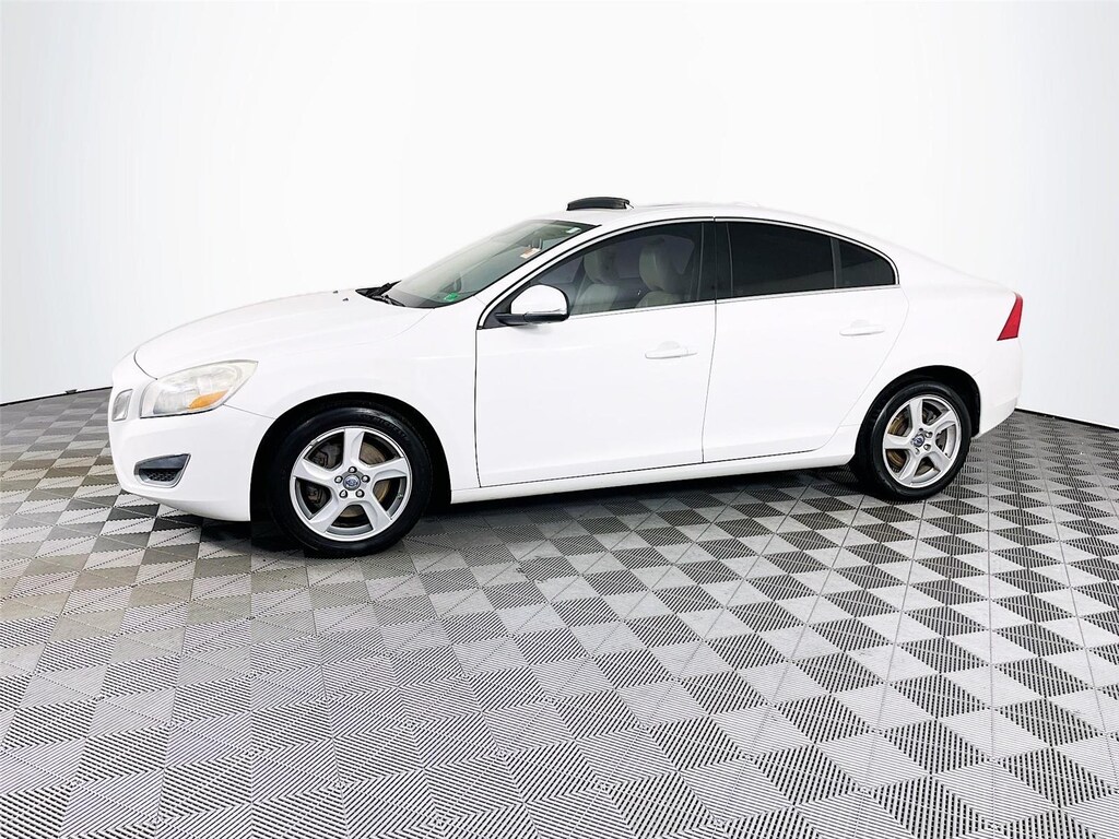 Used 2012 Volvo S60 T5 Sedan