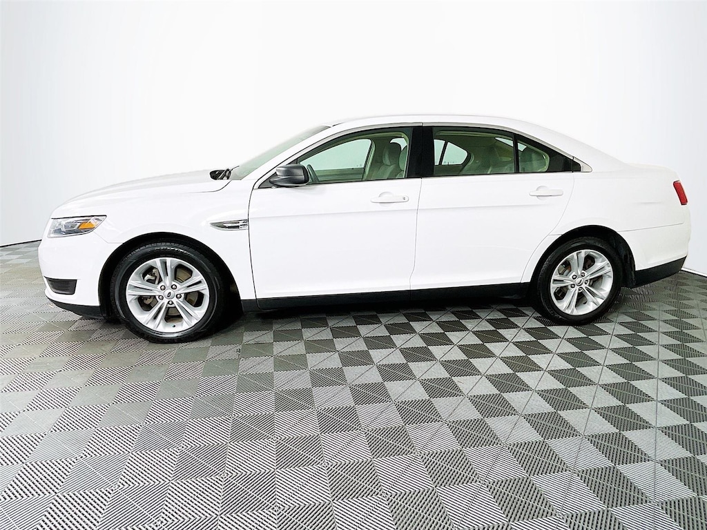 Used 2017 Ford Taurus SE Sedan