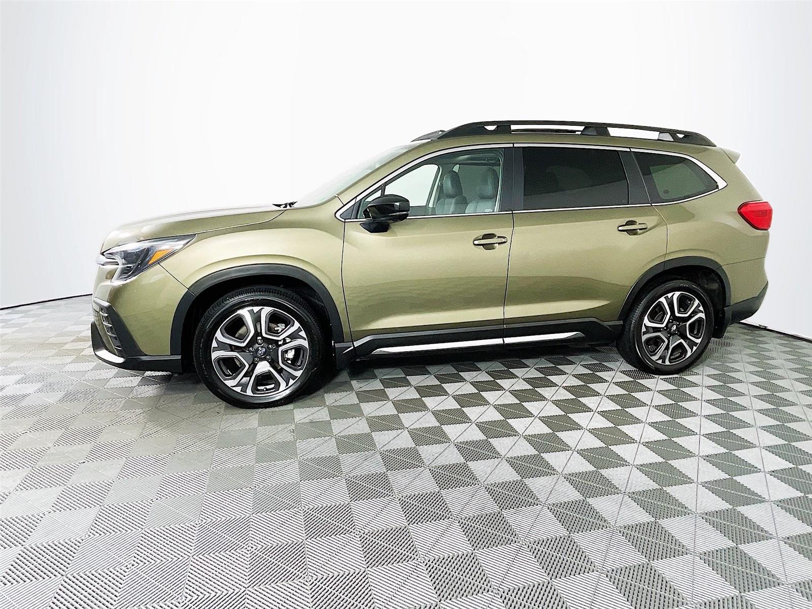 2025 Subaru Ascent Limited photo 4
