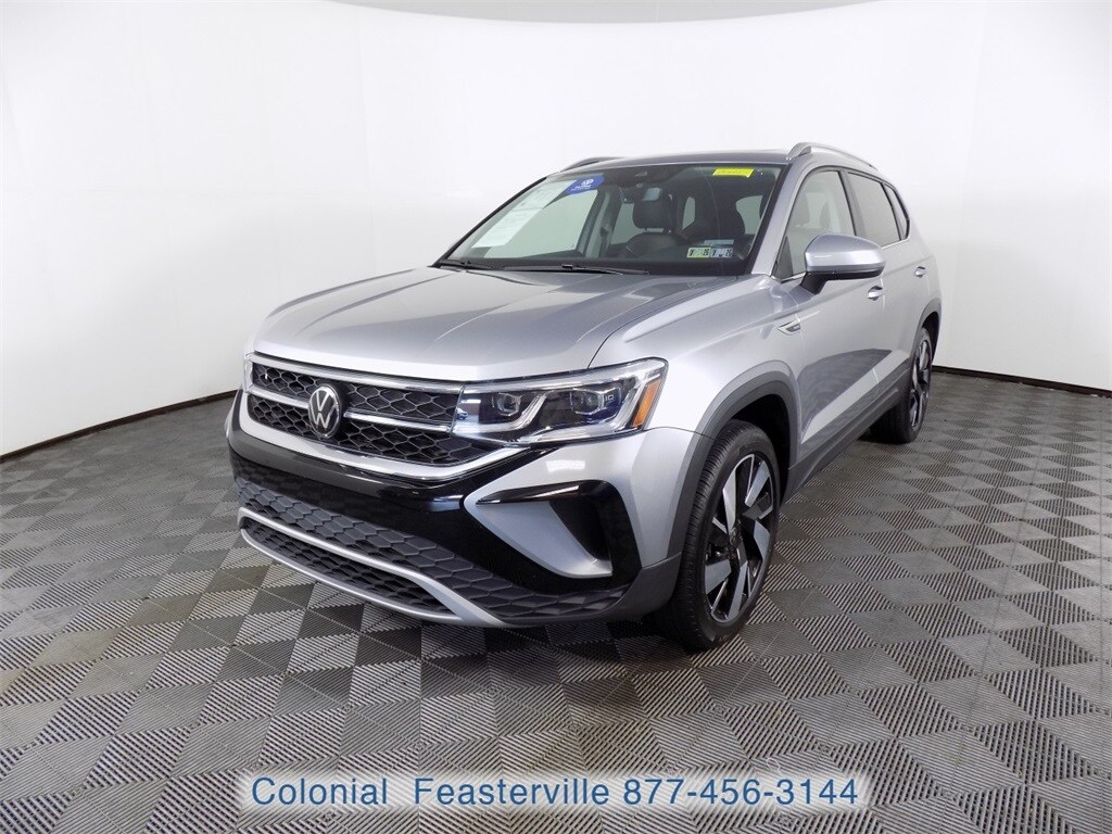 2024 Volkswagen Taos SEL photo 4