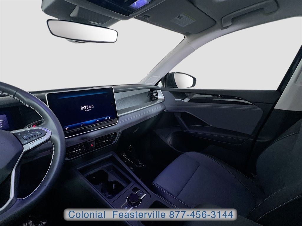 2026 Volkswagen Tiguan SE - Photo 29