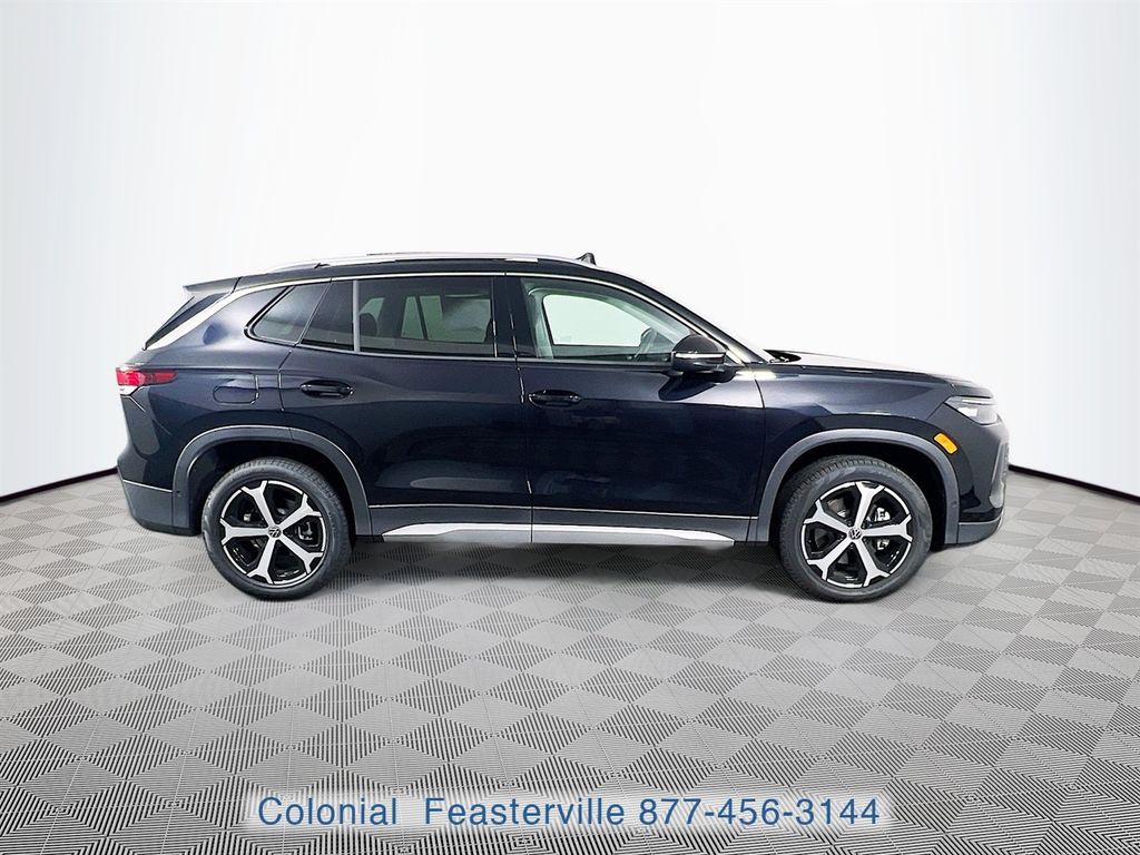 2026 Volkswagen Tiguan SE - Photo 8