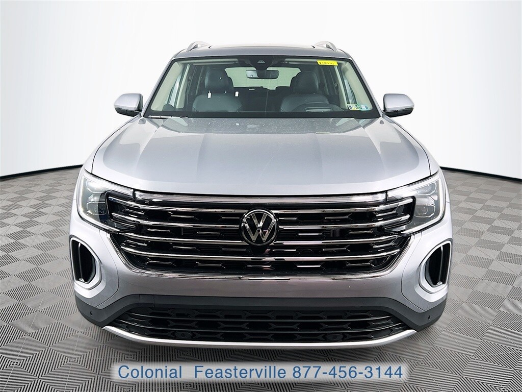 2026 Volkswagen Atlas SEL photo 2