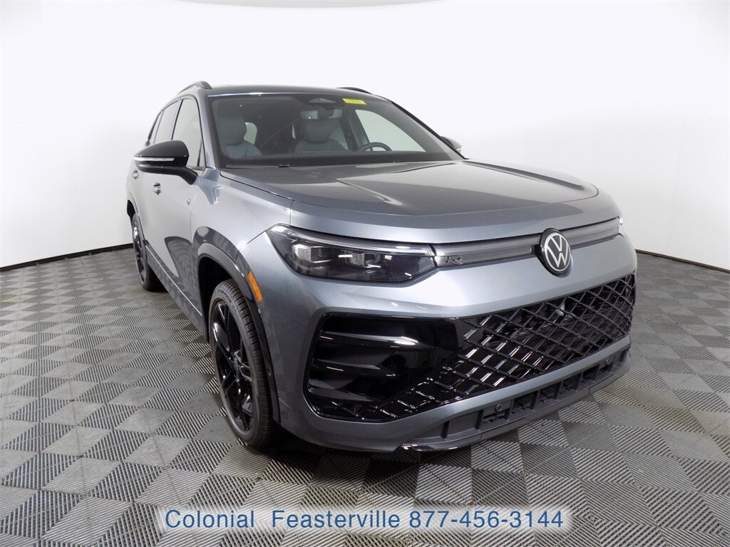 New 2025 Volkswagen Tiguan SE R-Line AWD