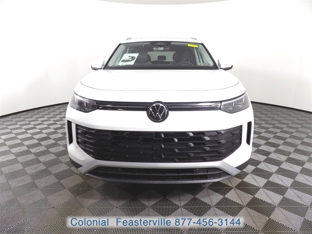 2025 Volkswagen Tiguan SE photo 3