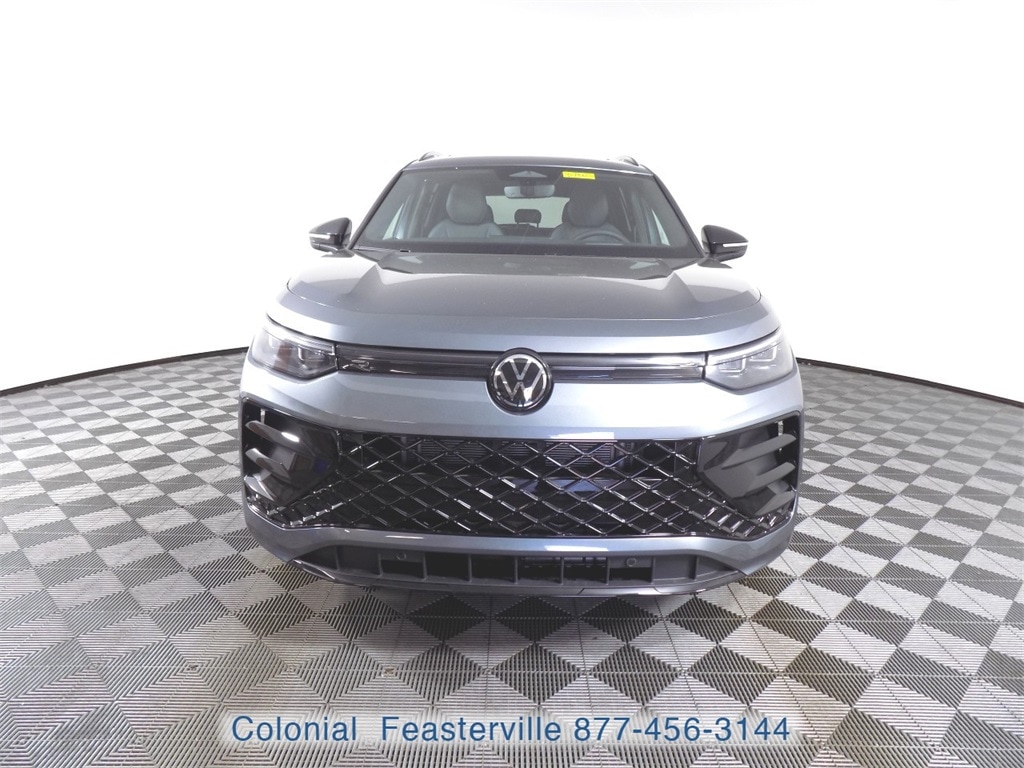 New 2025 Volkswagen Tiguan SE R-Line AWD