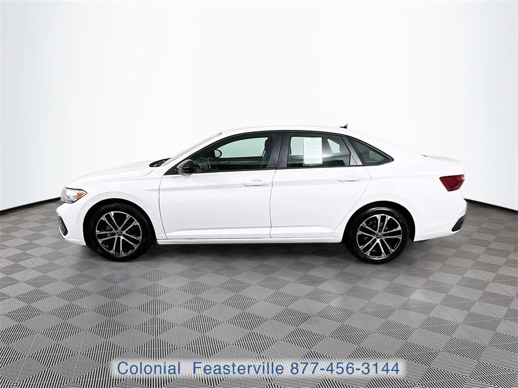 2023 Volkswagen Jetta 1.5T Sport photo 2